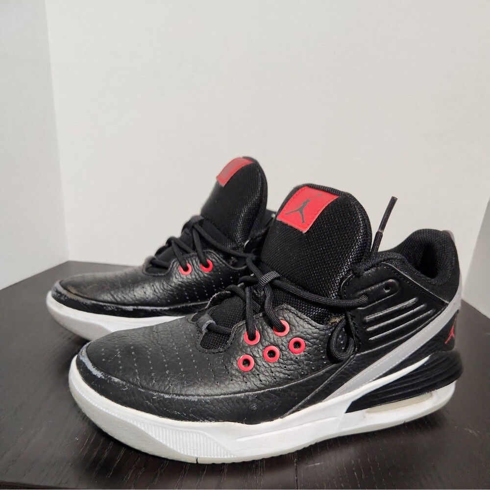 Size 7.5 - Jordan Max Aura 5 Black Cement